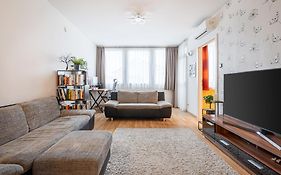 Sunrise Summit Apartment